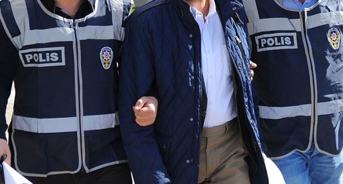 İzmir\'de Fetö Operasyonu: 29 Gözaltı