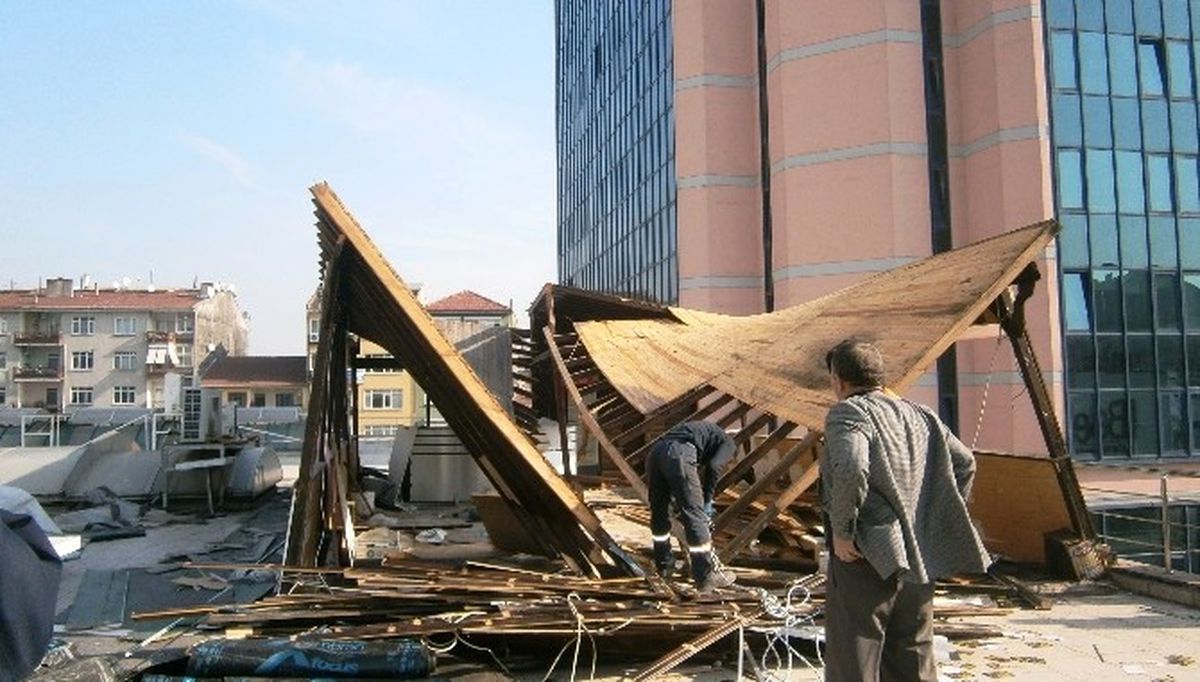 İzmit Belediyesinden Kaçak Yapıya Geçit Yok