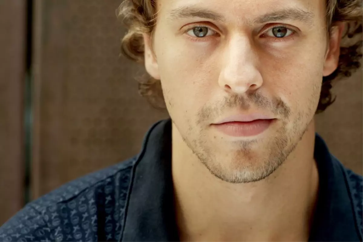 Metin Akdülger Kimdir? Sultan Murat\'ı Oynayan Metin Akdülger Kaç Yaşında?