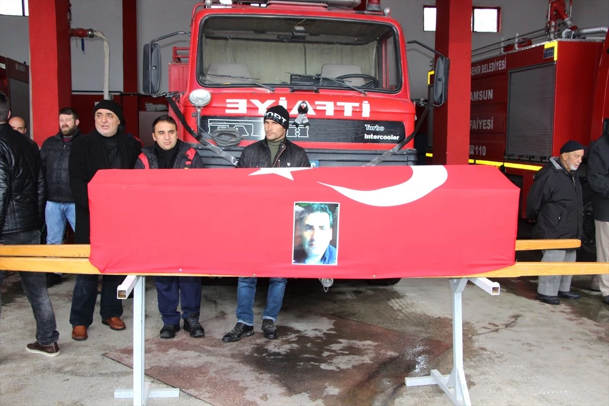 Samsun\'da Yangına Giden İtfaiye Aracının Devrilmesi