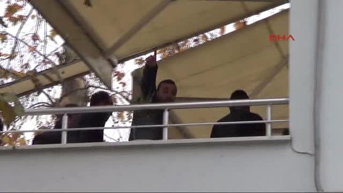 Samsun Kerimcan Durmaz\'ı Darp Ettikleri Iddia Edilen 4 Kişi Polise Teslim Oldu