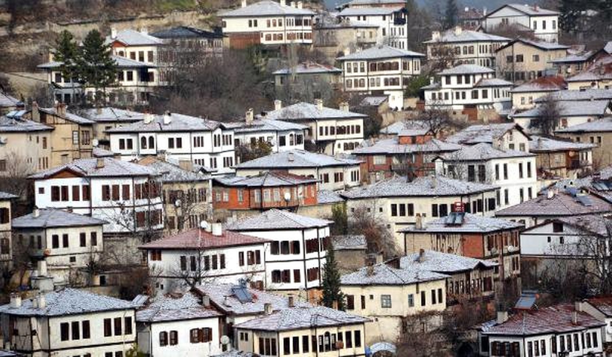 Tarihi İlçe Safranbolu Beyaza Büründü