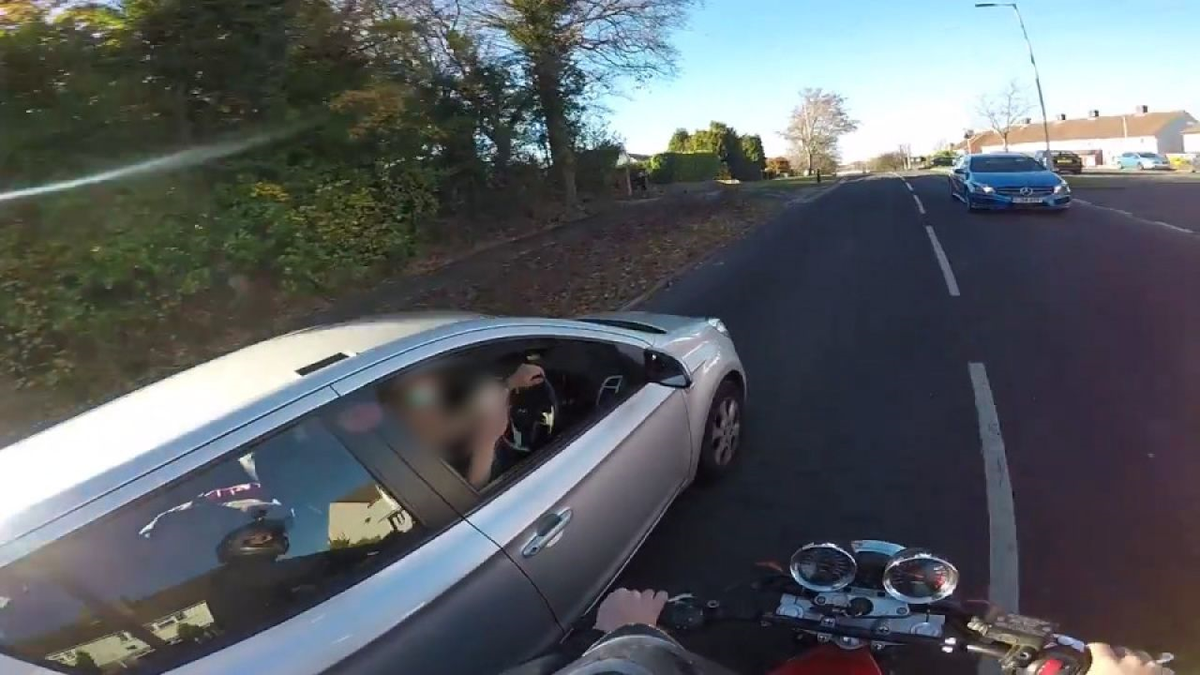 Yardımsever Motorcu Karşılaştığı Muamele Sonucu Çileden Çıktı