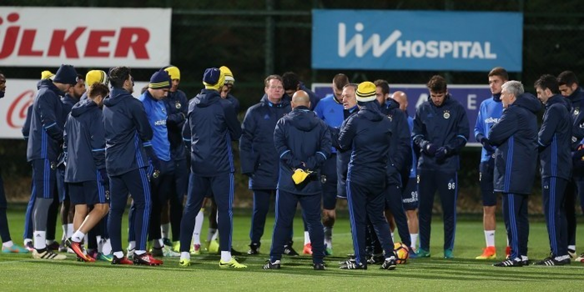 Advocaat, Beşiktaş'ı İmha Planı Olarak Kanat Futbolu Oynayacak