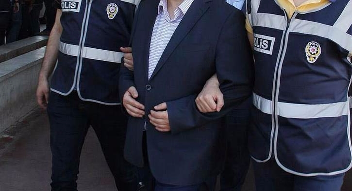 Ağrı\'da Fetö\'nün \'Emniyet İmam\'ı Öğretmen Tutuklandı