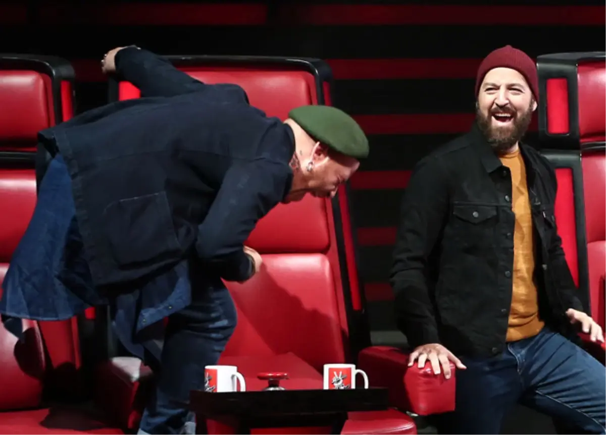 Gökhan ve Hakan\'ın Kahkahaya Boğan Diyaloğu! \'Sen Dakika Önce Doğdun...\'