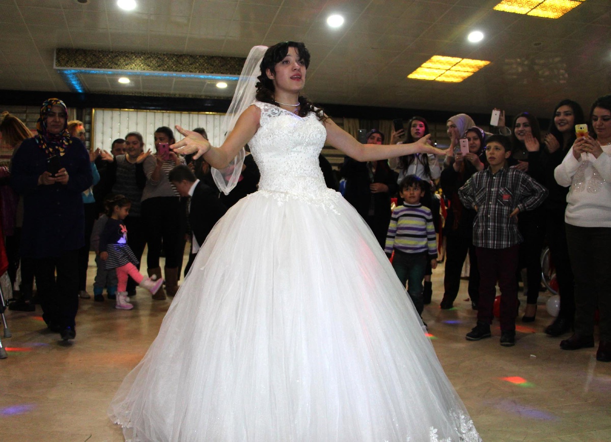 Otizmli İkbal\'in Gelinlik Hayali Gerçek Oldu