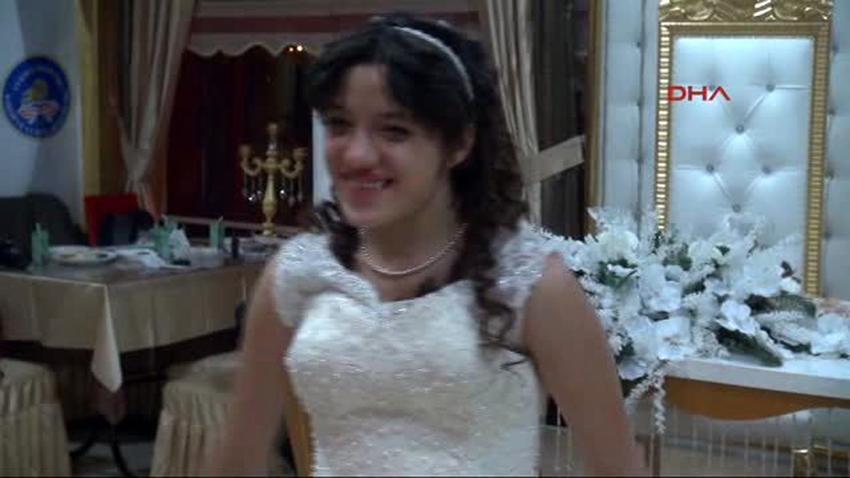 Sivas Otizmli Ikbal\'in Gelinlik Hayali Gerçek Oldu