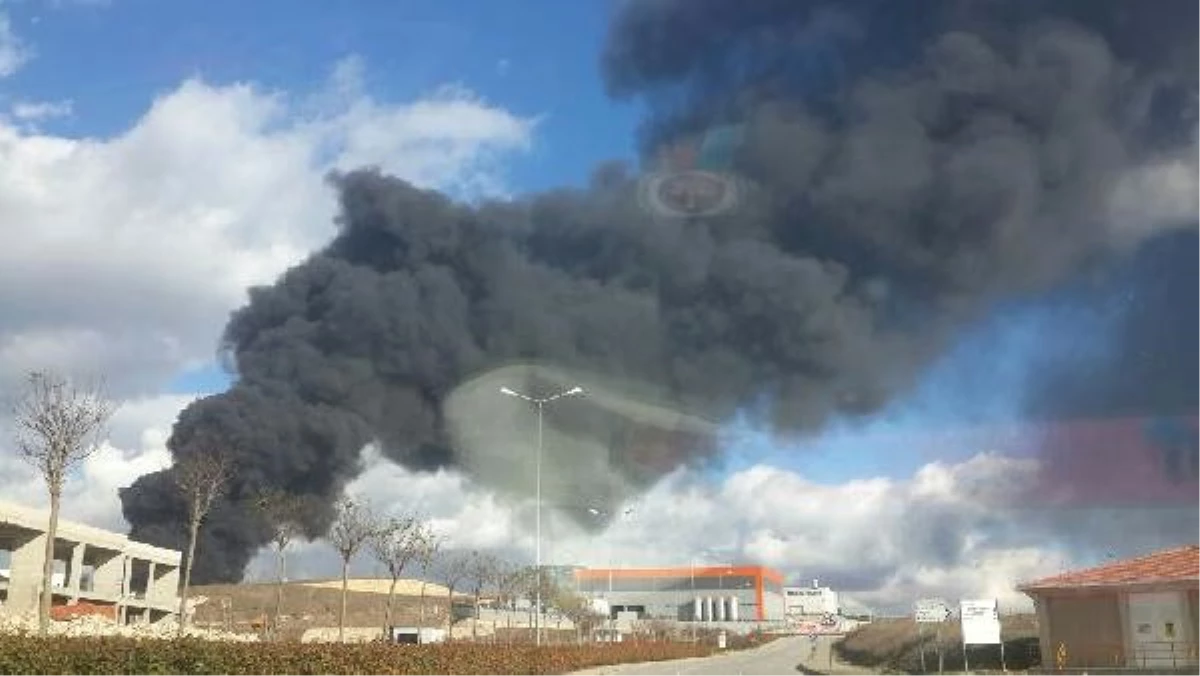 Kocaeli Sanayi Bölgesinde Büyük Yangın! Bir Kıvılcım Fabrikayı Yaktı