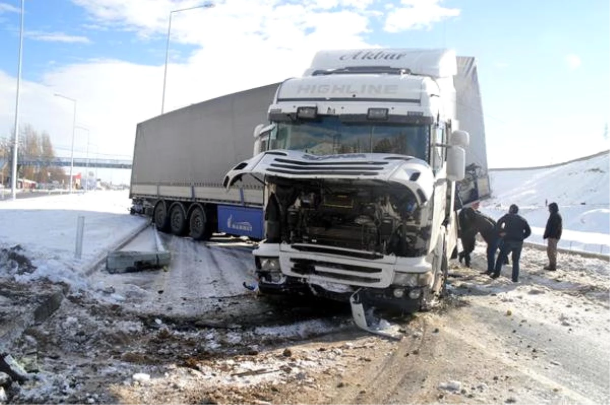 Tır Kaydı, Ağrı- Erzurum Karayolu 1 Saat Kapandı