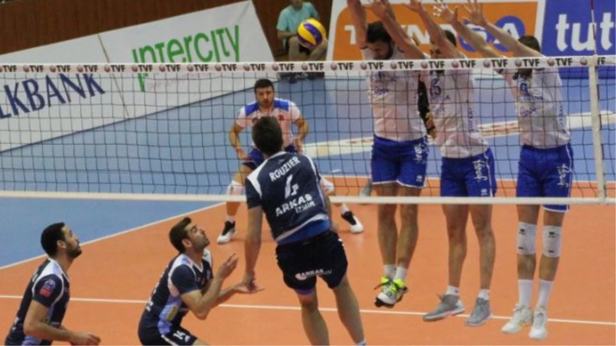 Voleybol: Efeler Ligi