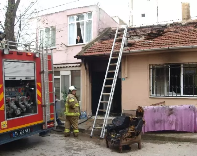 Bandırma’da Ev Yangını Son Dakika