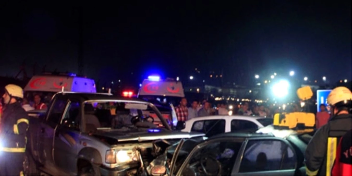 Bayburt\'ta Zincirleme Trafik Kazası: 10 Yaralı