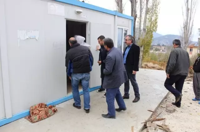 Büyükşehir Belediyesinden İhtiyaç Sahibine Konteynır ve Ev Eşyası