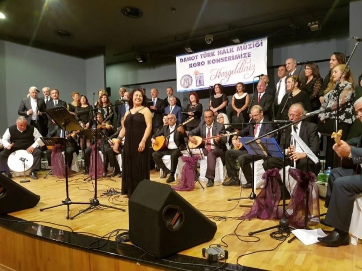 Dahot\'tan Türk Halk Müziği Konseri