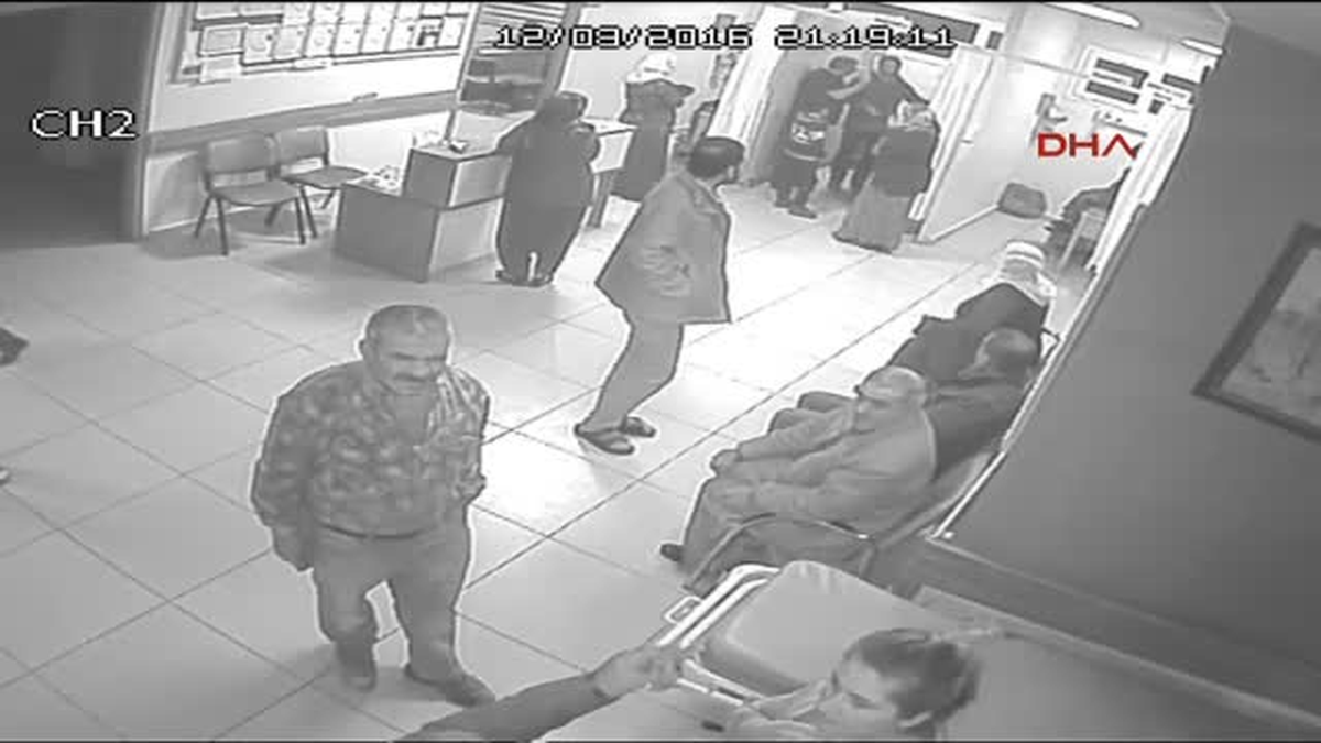 Doktora, \'Ambulans Çağırmadın\' Tekmesi