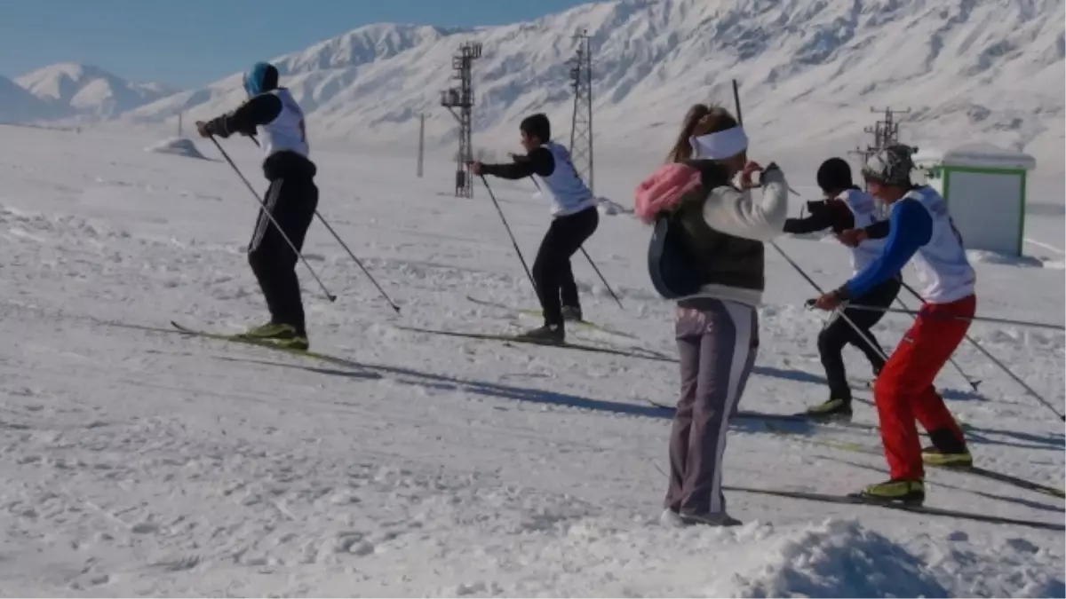 Ovacık'ta Kayak Sezonu Erken Başlayacak