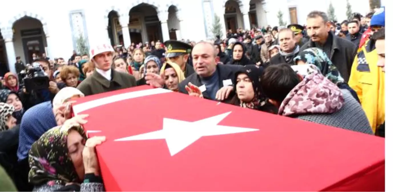 Şehidin Annesi Hatice: Canım Oğlum Senin İçin Dik Duruyorum