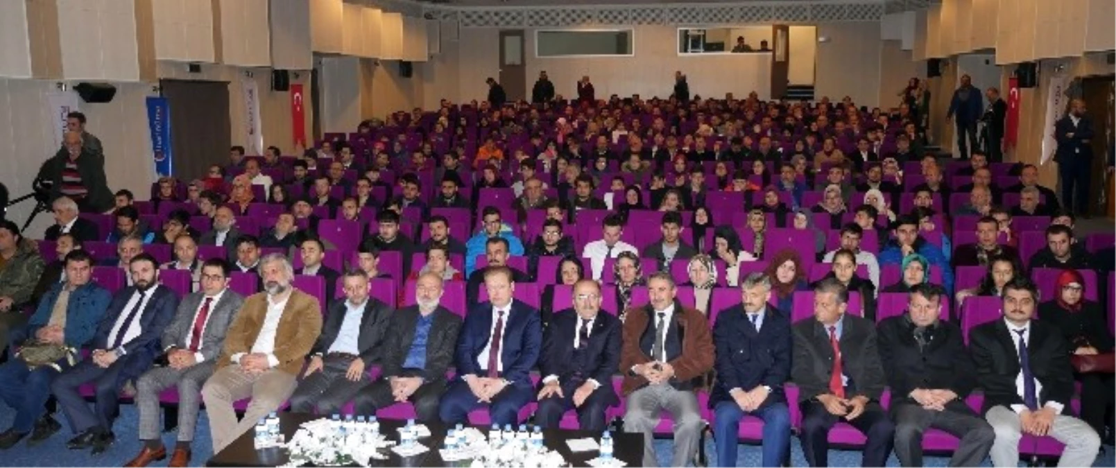 Trabzon\'da "15 Temmuz ve Yeniden Diriliş" Konferansı Gerçekleştirildi
