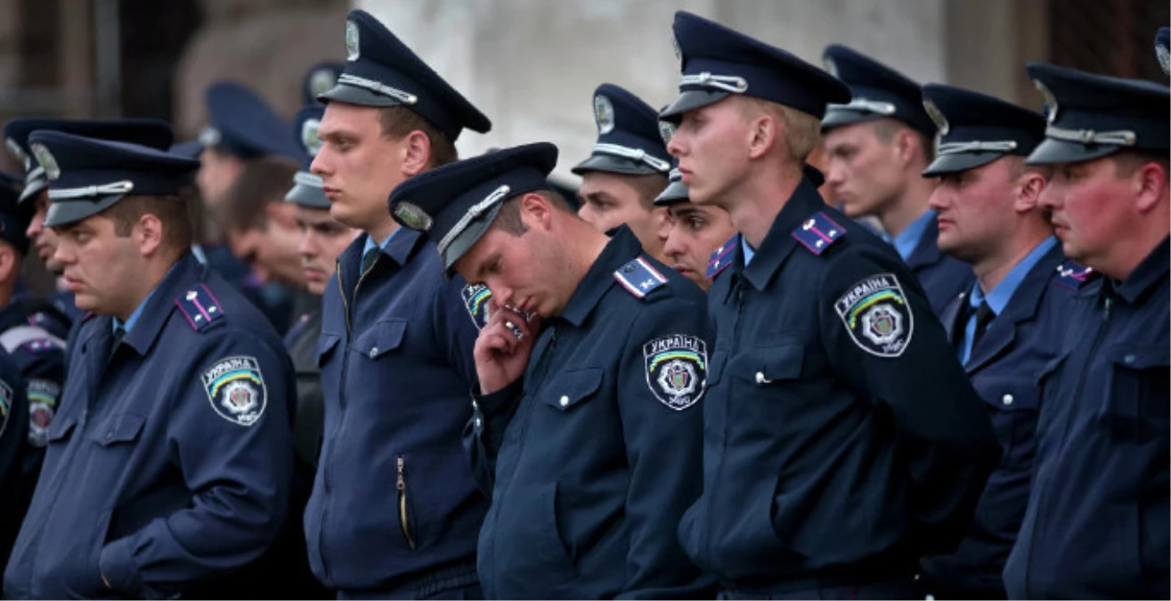 Ukrayna\'da Polisler Birbirleri ile Çatıştı: 5 Ölü