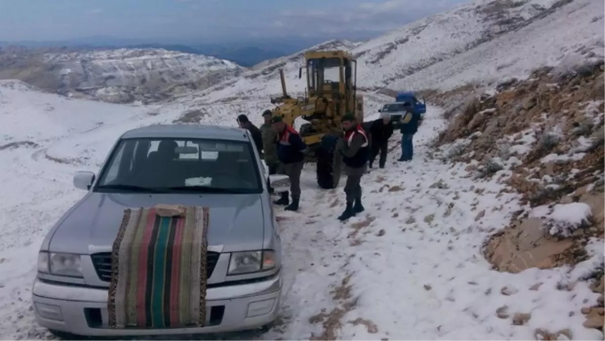 Yaylada Mahsur Kalanları Belediye Ekipleri Kurtardı