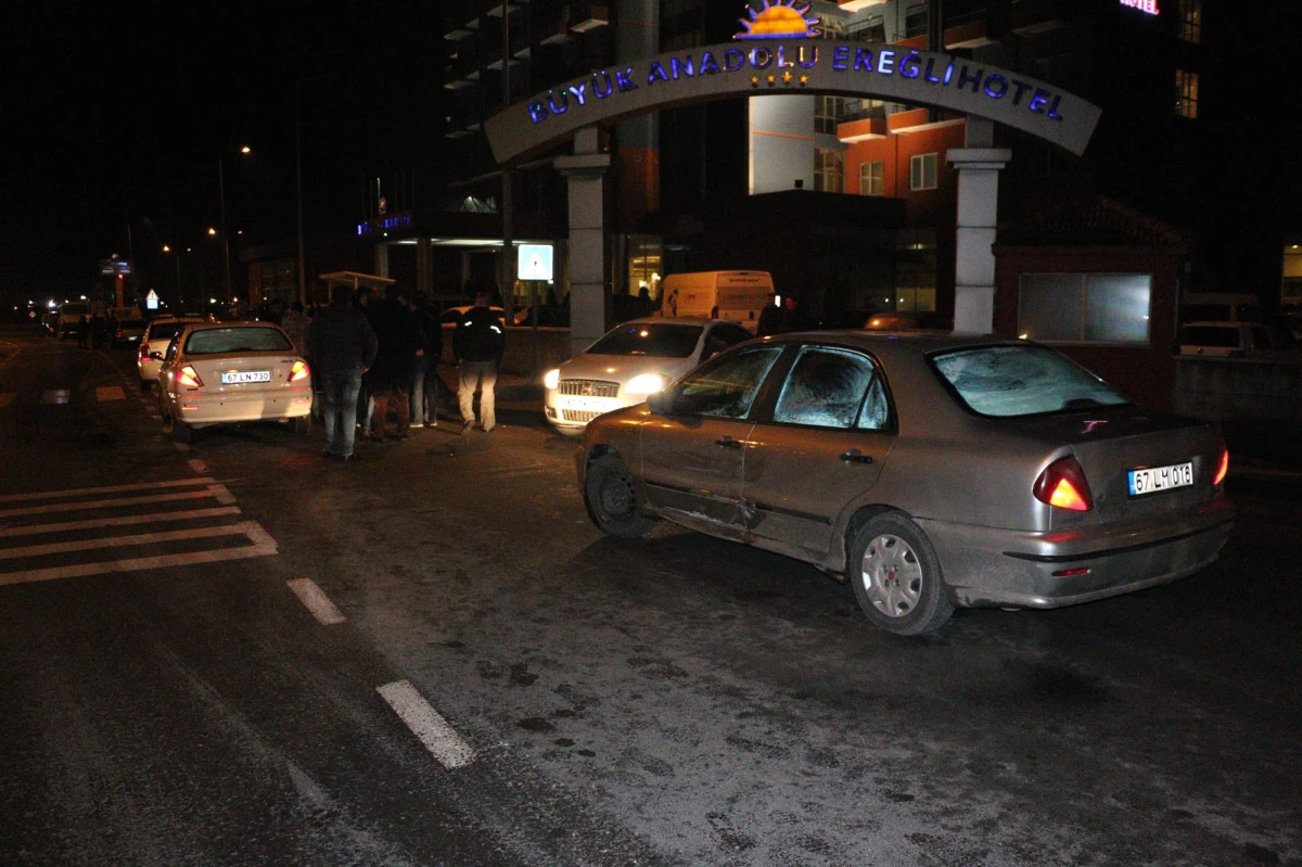 Zonguldak\'ta 11 Aracın Hasar Gördüğü 2 Kazada: 3 Yaralı