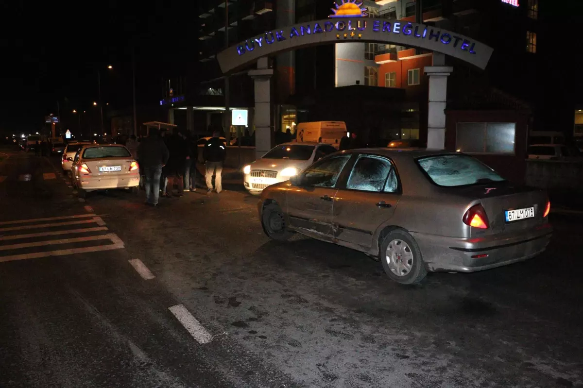 Zonguldak\'ta 11 Aracın Hasar Gördüğü 2 Kazada: 3 Yaralı