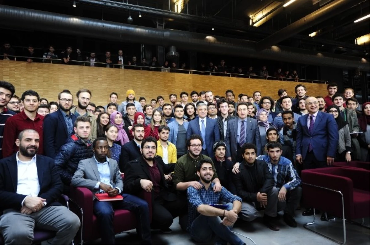 11. Cumhurbaşkanı Gül, Abdullah Gül Üniversitesi\'nde Derse Katıldı