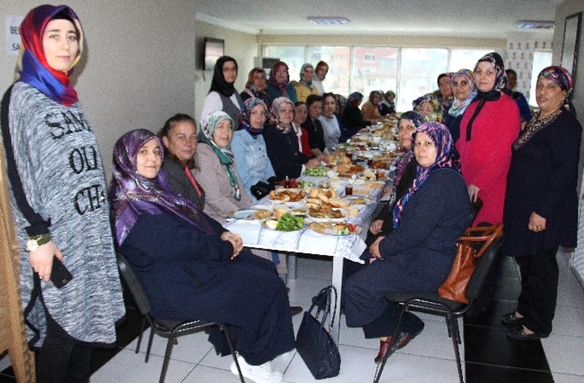Albayrak Kadın Hakları Gününü Kutladı