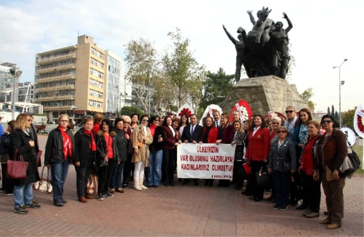 Antalya\'da CHP\'li Kadınlar Seçme ve Seçilme Haklarını Kutladı