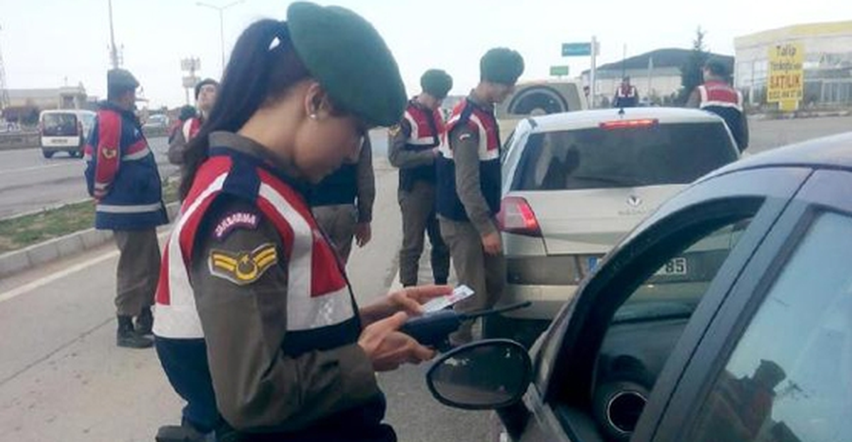 Beypazarı\'nda Jandarmadan Yol Denetimleri