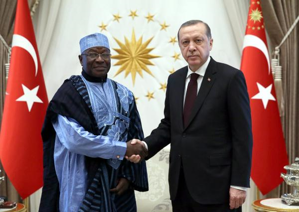 Cumhurbaşkanı Erdoğan\'a Benin Büyükelçisi\'nden Güven Mektubu