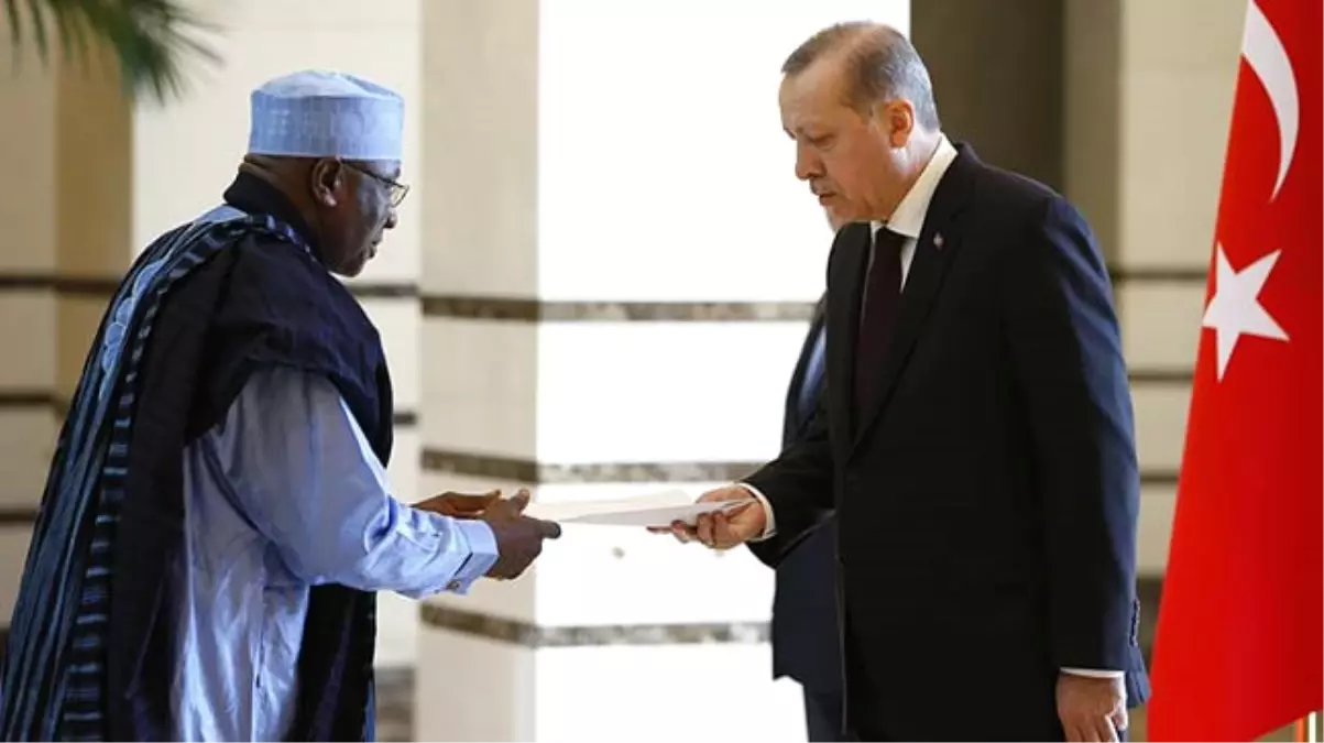 Cumhurbaşkanı Erdoğan\'a Benin Büyükelçisi\'nden Güven Mektubu