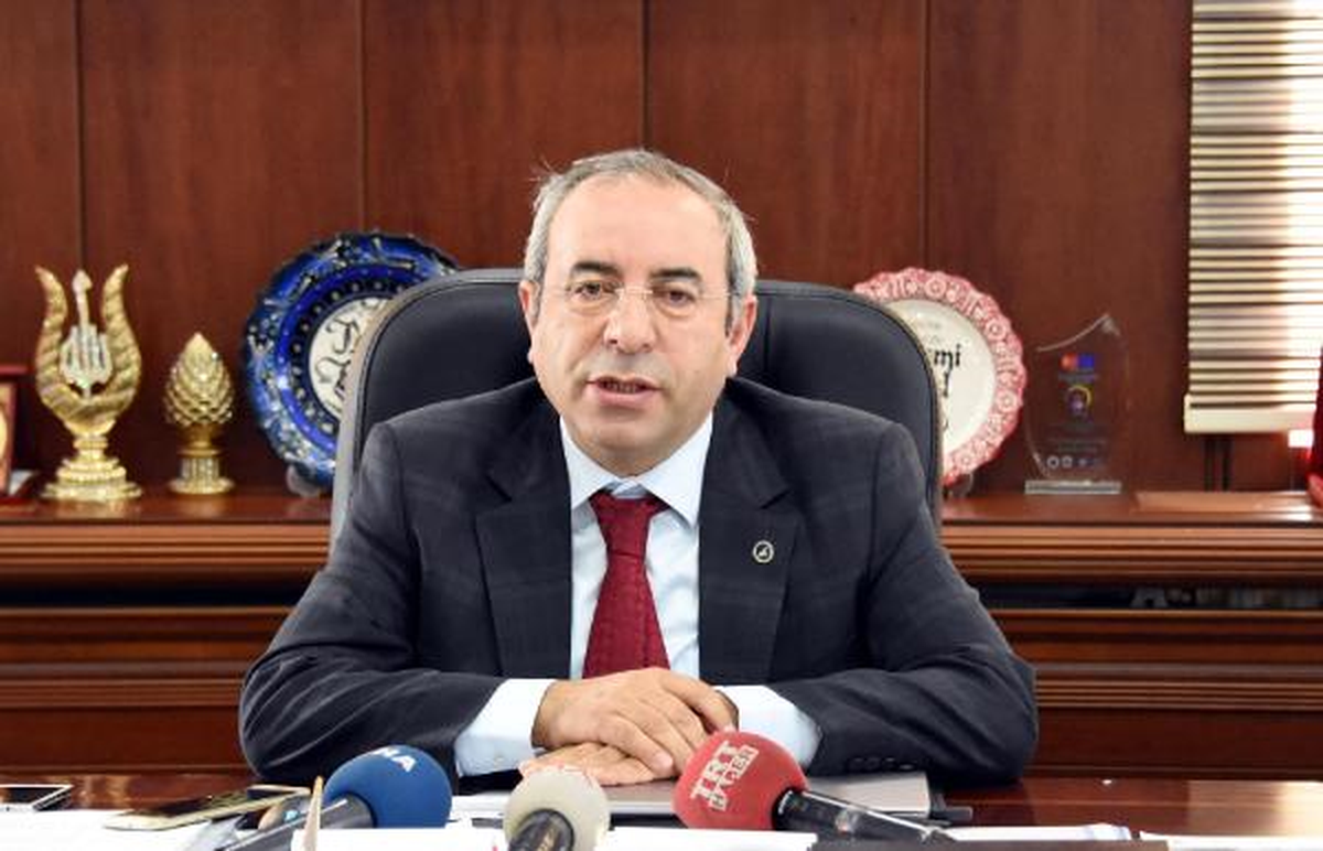 Dövizini Bozduranın Adı Yyü\'deki Amfi Tiyatroya Verilecek