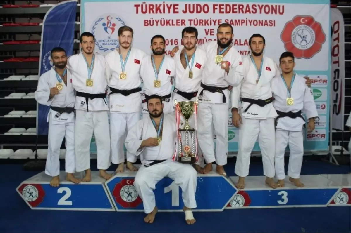 Judo\'da Kadınlar ve Erkeklerde Şampiyon İstanbul Büyükşehir