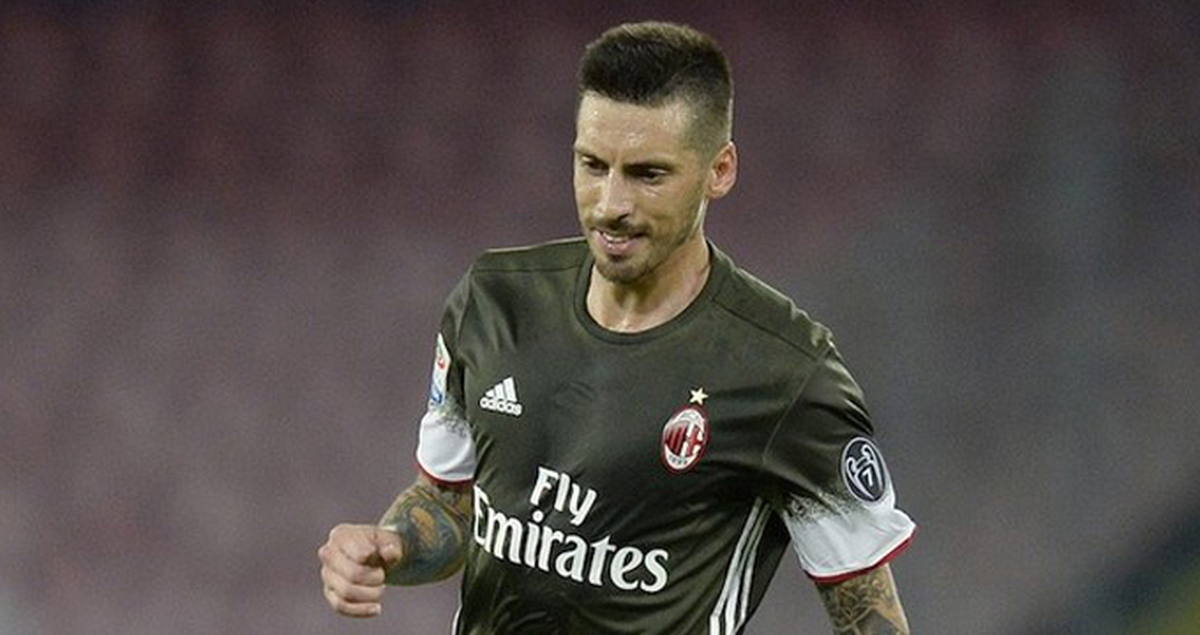 Milan'lı Taraftarlar Sosa'ya Öfkeli: Defolup Evine Gitmeli