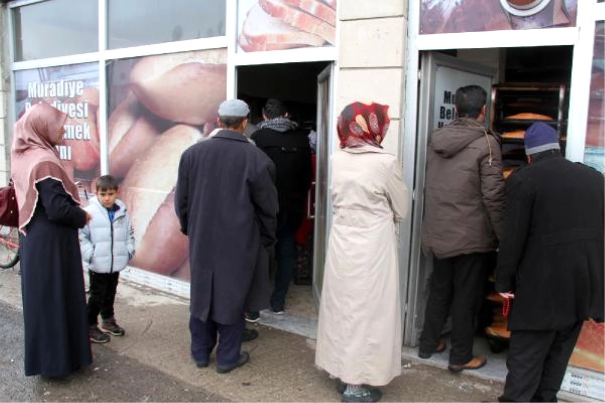 Muradiye\'de Fırıncılar, Belediyeye Karşı Kepenk Kapattı