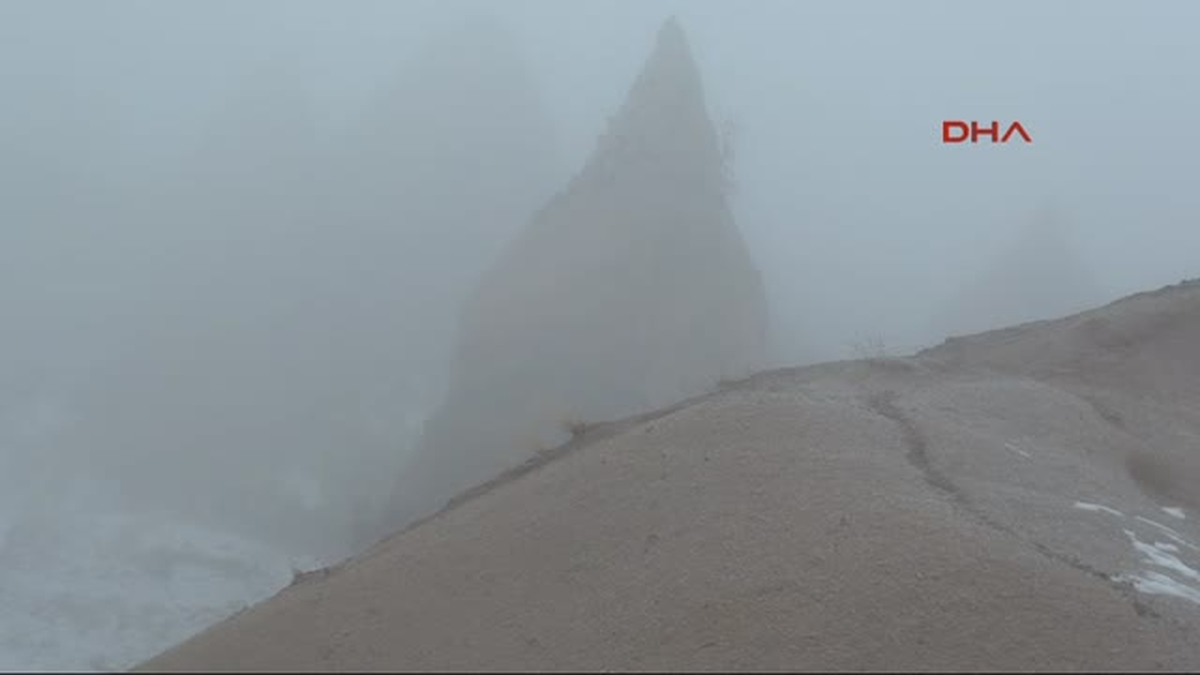 Nevşehir Kapadokya?da Peribacalarını Sis Kapattı