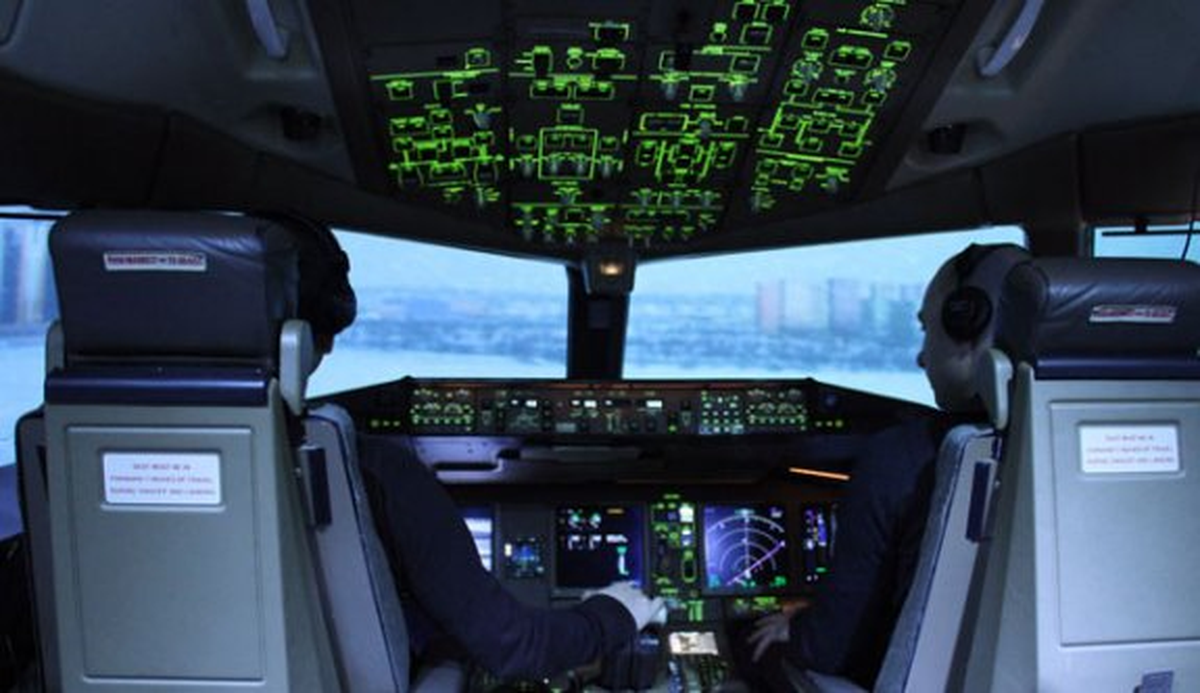 Pilotlardan Kuleye: 10 Metre İleride Küçük Bir Kedi Var