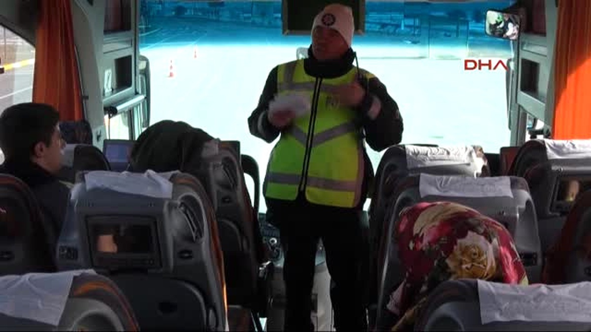 Sivas Polisten Sürücü ve Yolculara Emniyet Kemeri Uyarısı