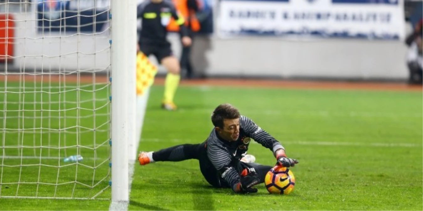 Siyah, Muslera\'ya Uğurlu Geldi!