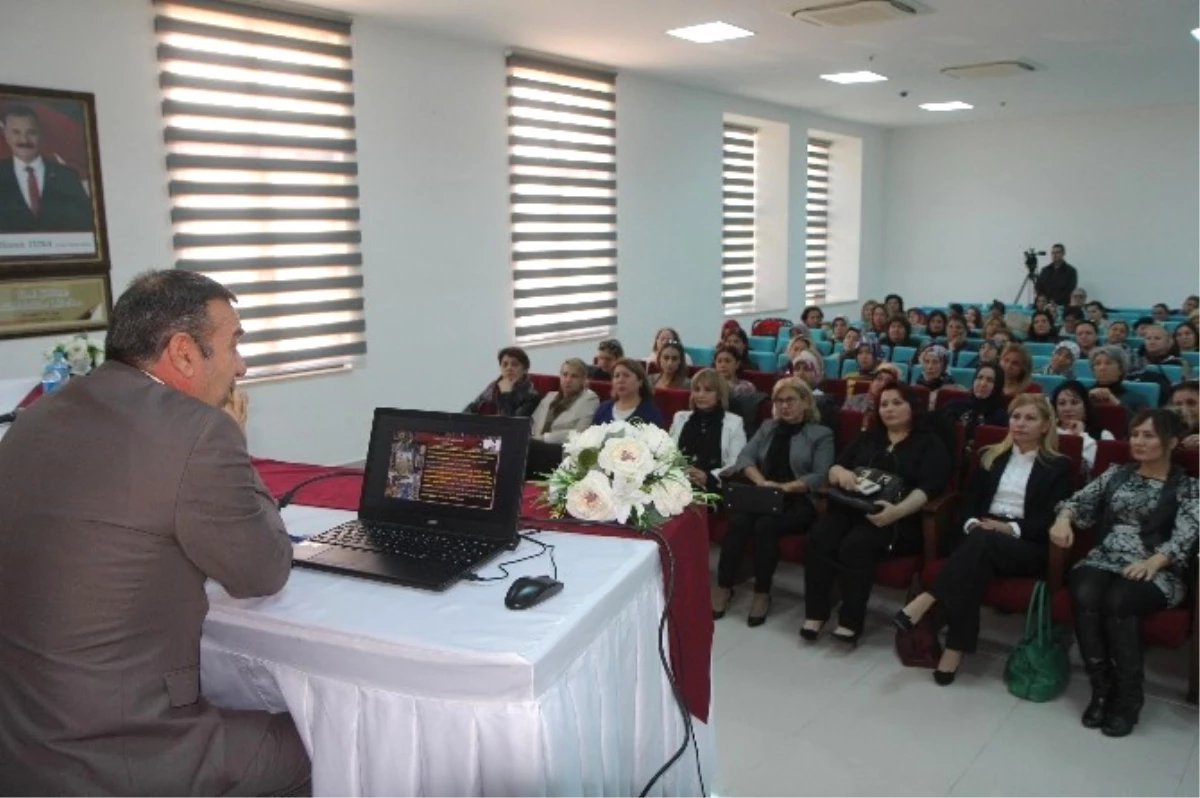 Toroslar Kent Konseyi Kadın Meclisi\'nden "Geçmişten Günümüze Kadın Hakları" Konferansı