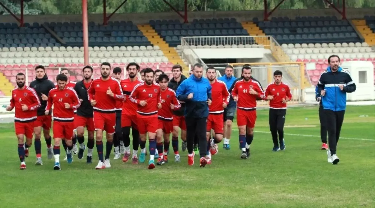 Yusuf Şimşek: "Bizimle Devam Etmek İsteyen, Bu Formanın Ağırlığını Taşımalı"