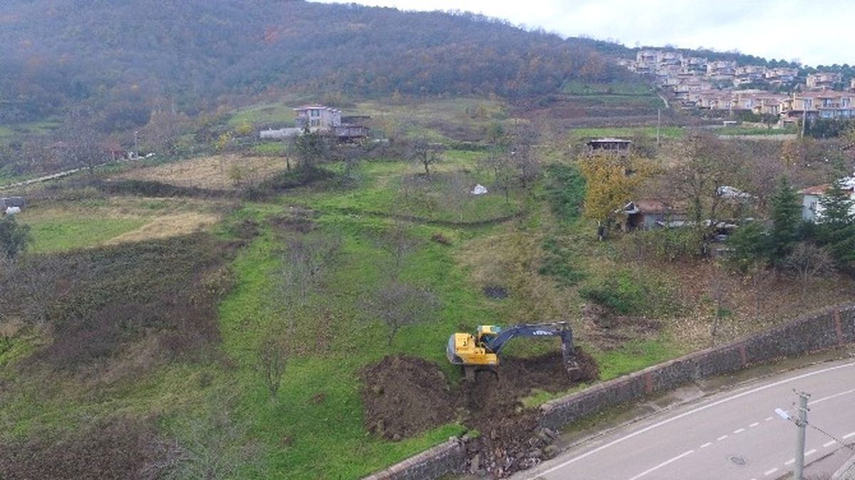 Başiskele Belediyesi, Her Gün 300 Metre Ham Yol Açımı Gerçekleştiriyor