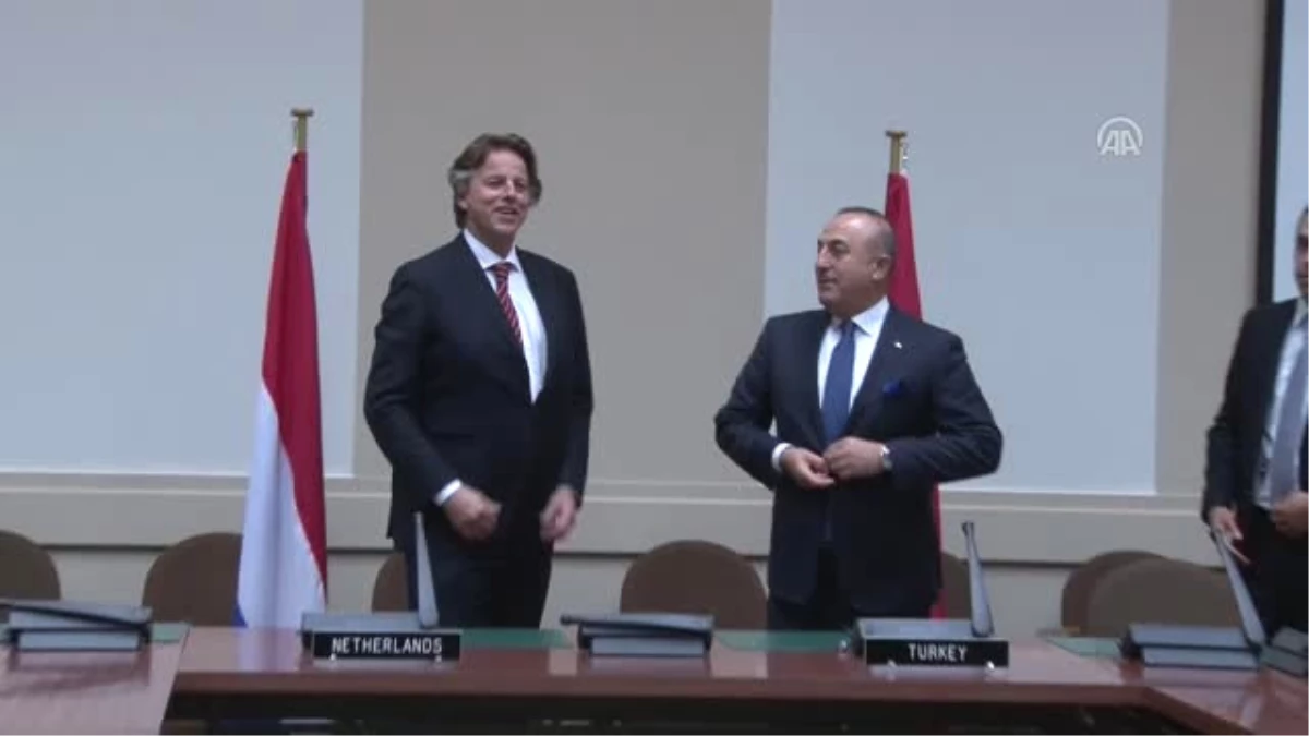 Çavuşoğlu, Hollanda Dışişleri Bakanı Koenders Ile Görüştü