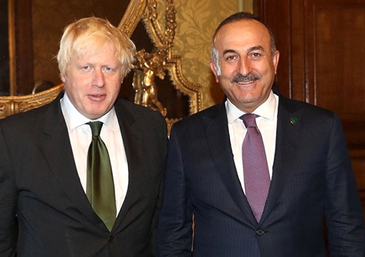 Çavuşoğlu, İngiltere Dışişleri Bakanı Johnson ile Brüksel\'de Baş Başa Görüştü