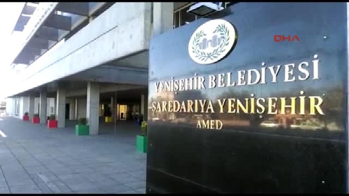Diyarbakır\'da 2 Belediye Başkanına Gözaltına Alındı