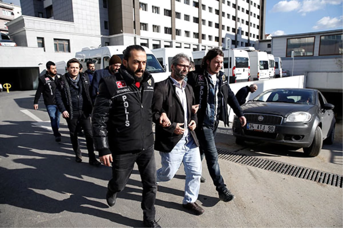 Yıldız Teknik Üniversitesi\'nde 14 Akademisyen FETÖ\'den Tutuklandı!