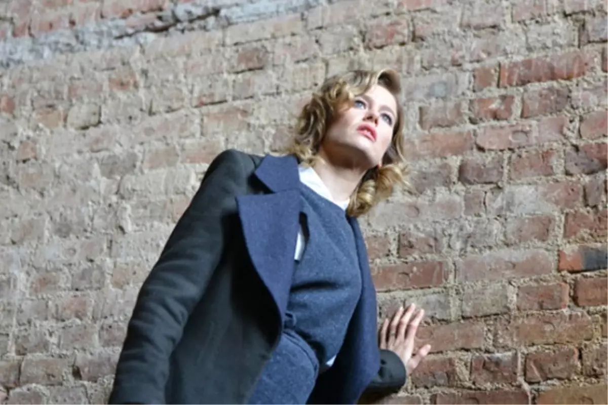 Hayat Şarkısı 33. Bölümde Hülya Filiz\'in Gönlünü Almaya Çalışıyor