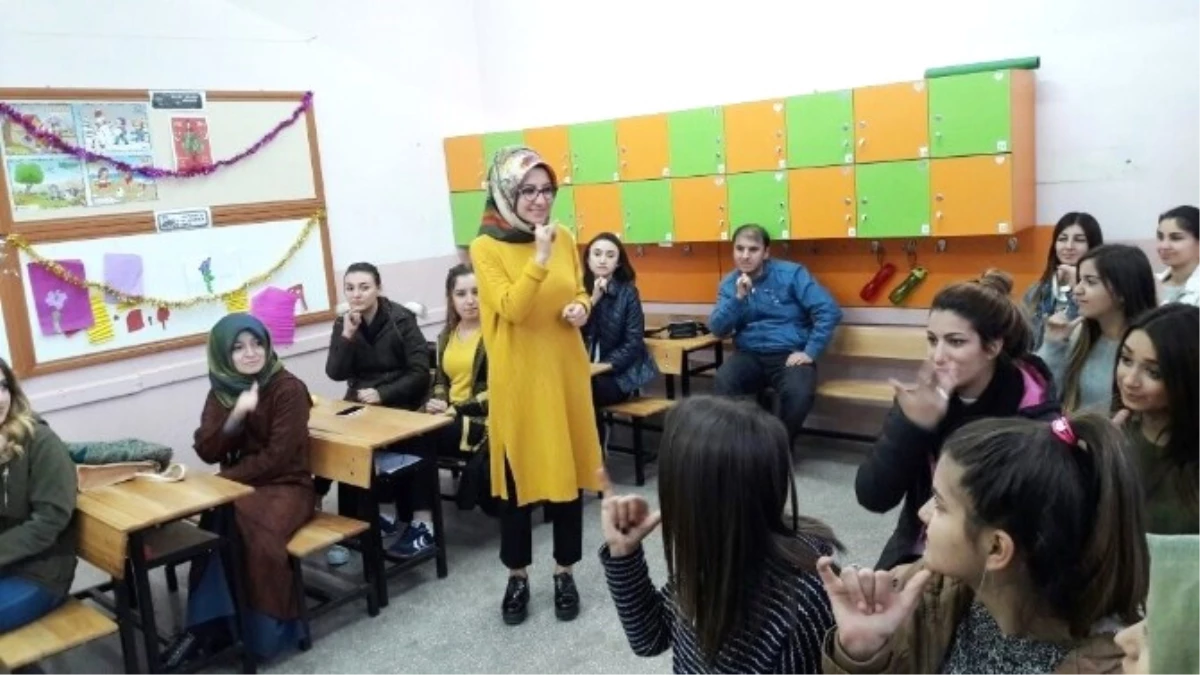 Hisarcık\'ta İşaret Dili Kursu Açıldı